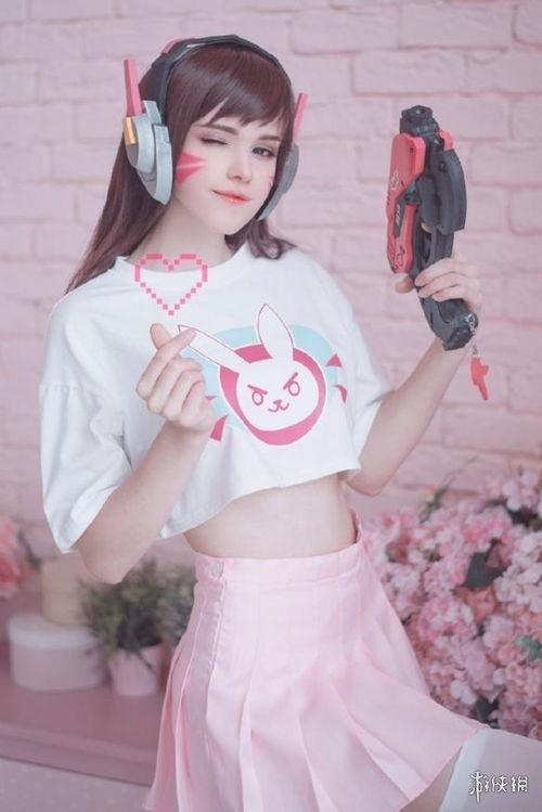 网红美女cos吃瓜