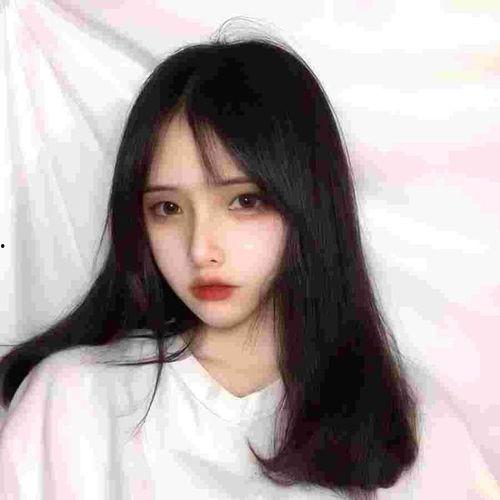 抖音网红最新吃瓜女,揭秘网红圈幕后故事！”